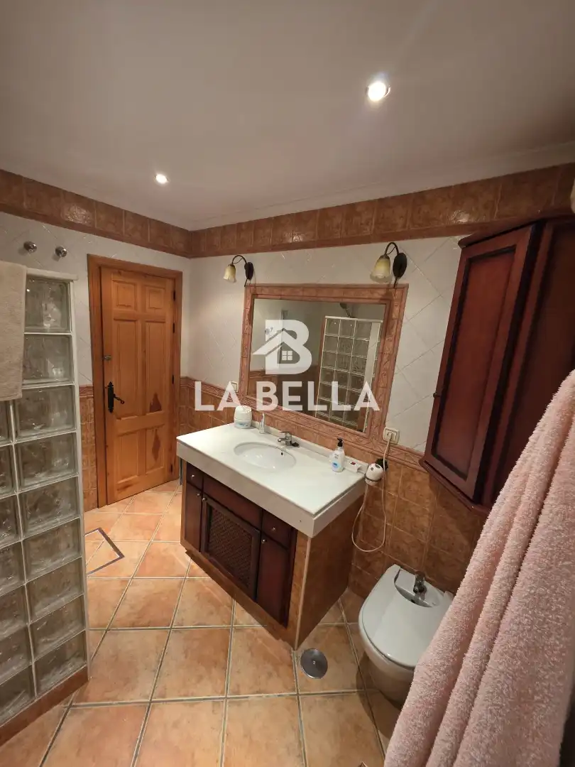 Dormitori de Casa o xalet en venda en Sevilla amb Aire condicionat, Jardí privat i Traster