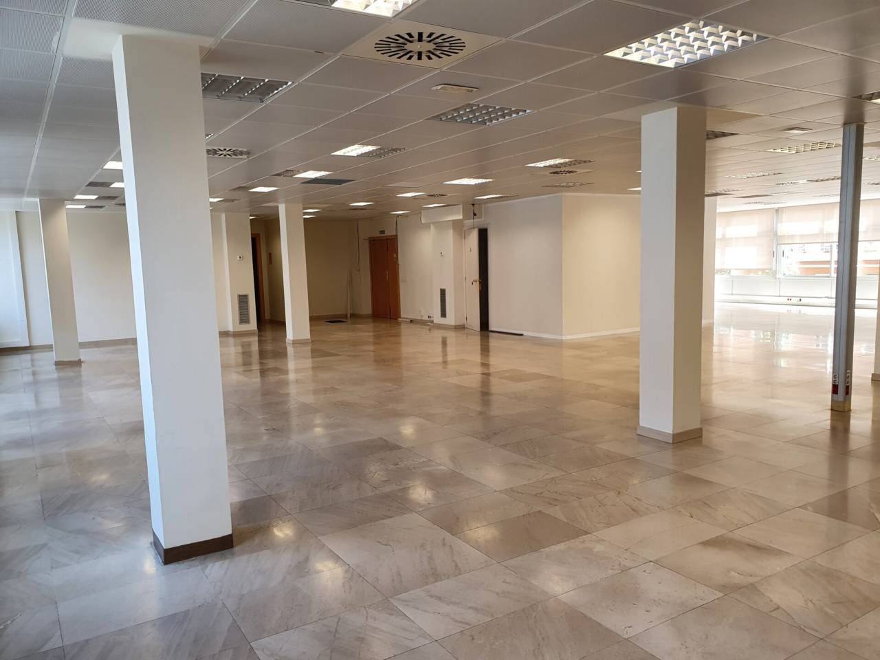 Oficina de lloguer en Badalona amb Aire condicionat