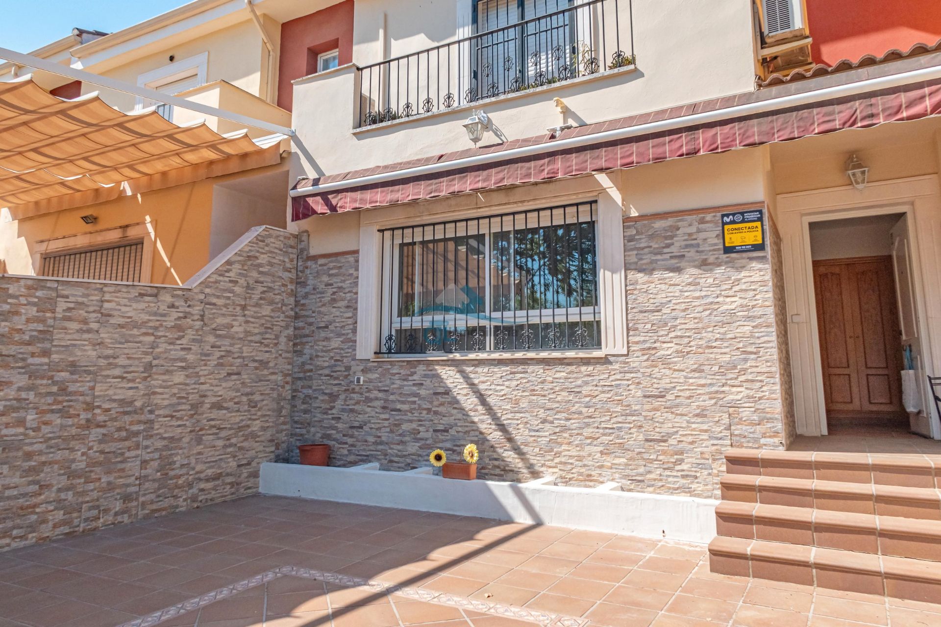 Vista exterior de Casa adosada en venta en Linares con Balcón