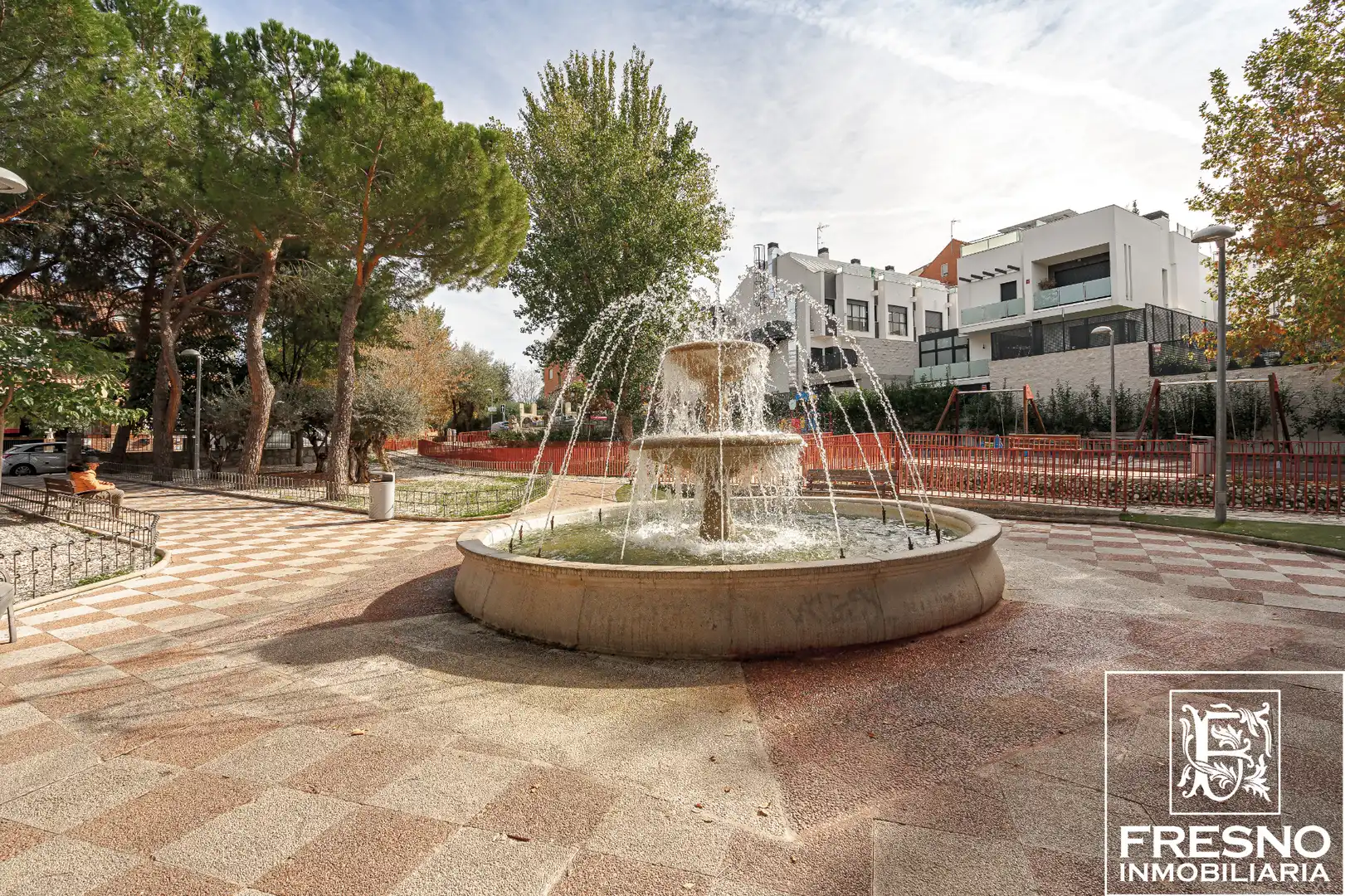 Vista exterior de Casa adosada en venda en Cobeña amb Aire condicionat, Calefacció i Jardí privat