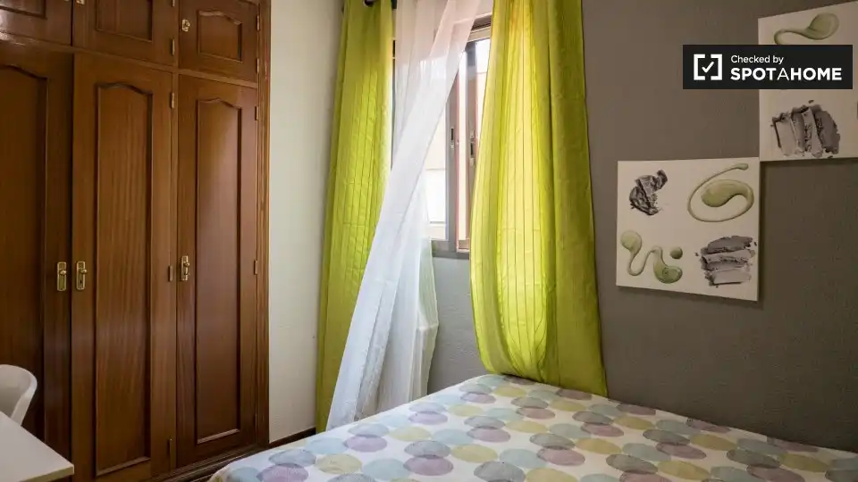 Bedroom of Flat for rent in Alcalá de Henares  with Air Conditioner, Heating and Furnished