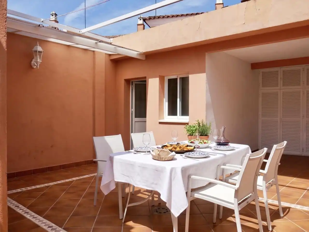Terrassa de Casa adosada en venda en Coria del Río amb Aire condicionat, Jardí privat i Terrassa