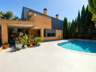 Vista exterior de Casa o chalet en venta en Rivas-Vaciamadrid con Aire acondicionado, Calefacción y Jardín privado