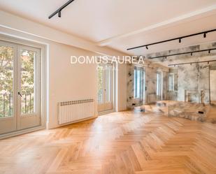 Living room of Flat for sale in  Madrid Capital  with Air Conditioner and Terrace