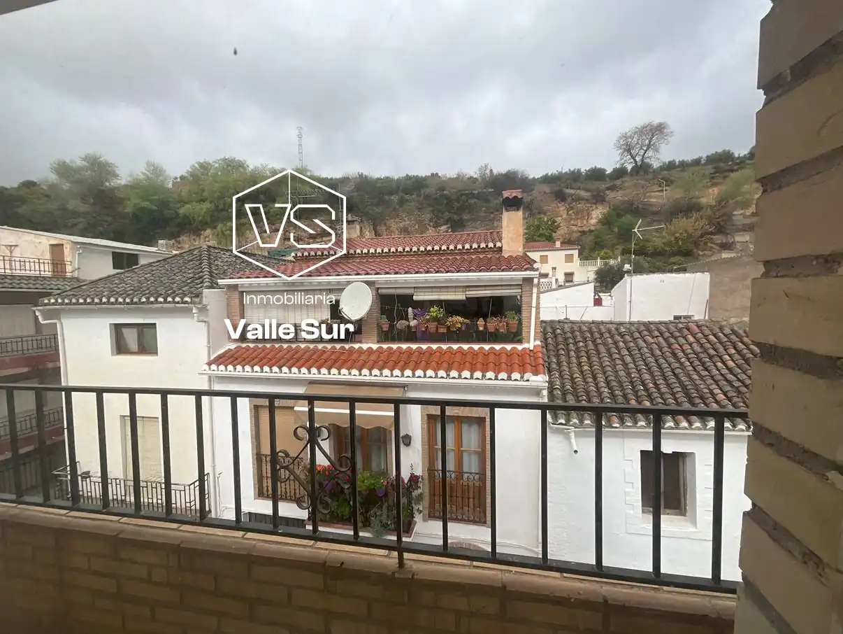Casa con terraza en venta en Albuñuelas