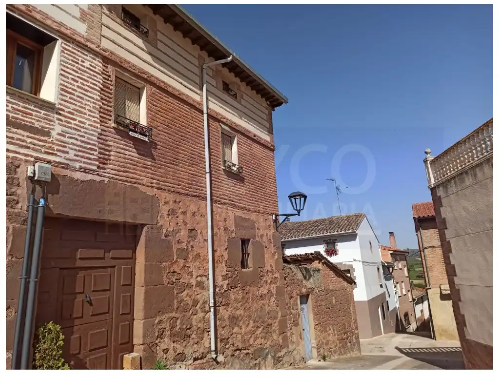 Vista exterior de Casa o xalet en venda en Azofra amb Jardí privat i Balcó