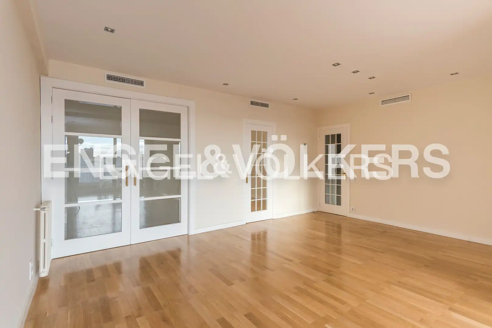 Comedor de Piso de alquiler en Madrid con Aire acondicionado, Calefacción y Parquet