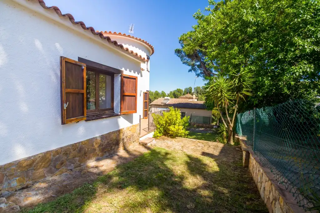 Vista exterior de Casa o xalet en venda en Calonge i Sant Antoni amb Calefacció, Jardí privat i Terrassa
