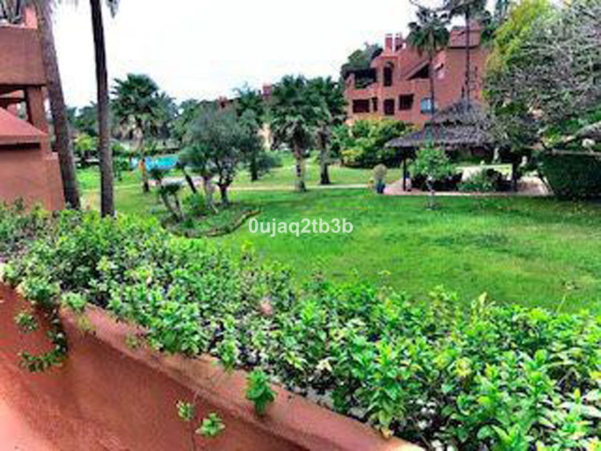 Jardí de Apartament en venda en Estepona amb Aire condicionat, Terrassa i Traster