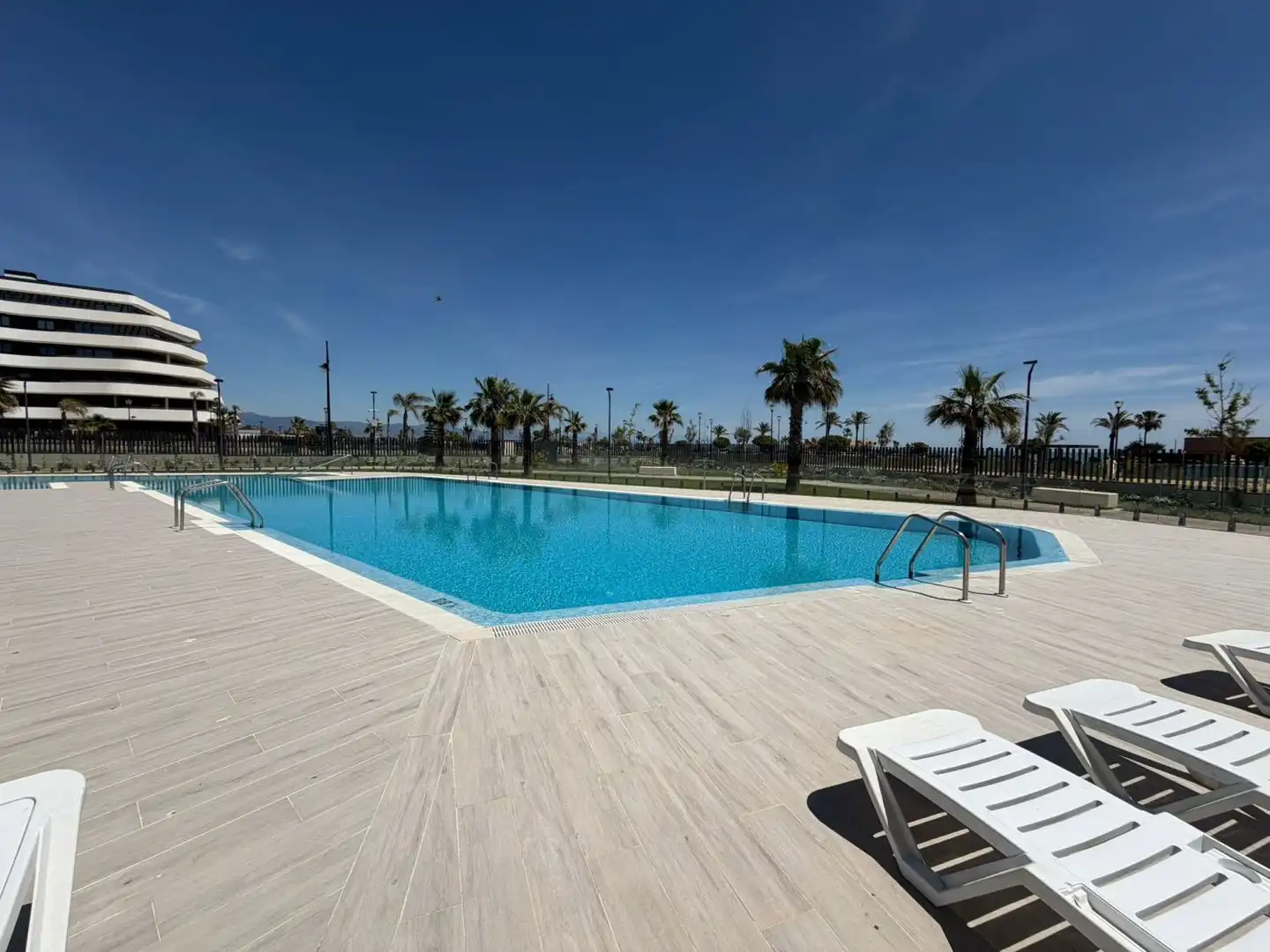 Àtic amb piscina en venda a MAR DE ALBORAN 7