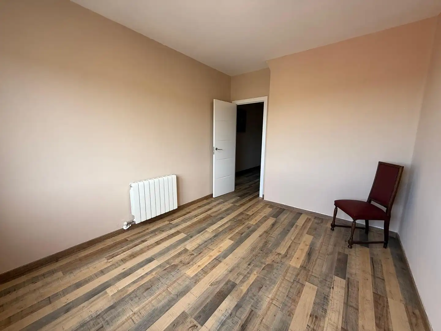 Habitación de Piso en venta en Almacelles con Calefacción, Parquet y Horno