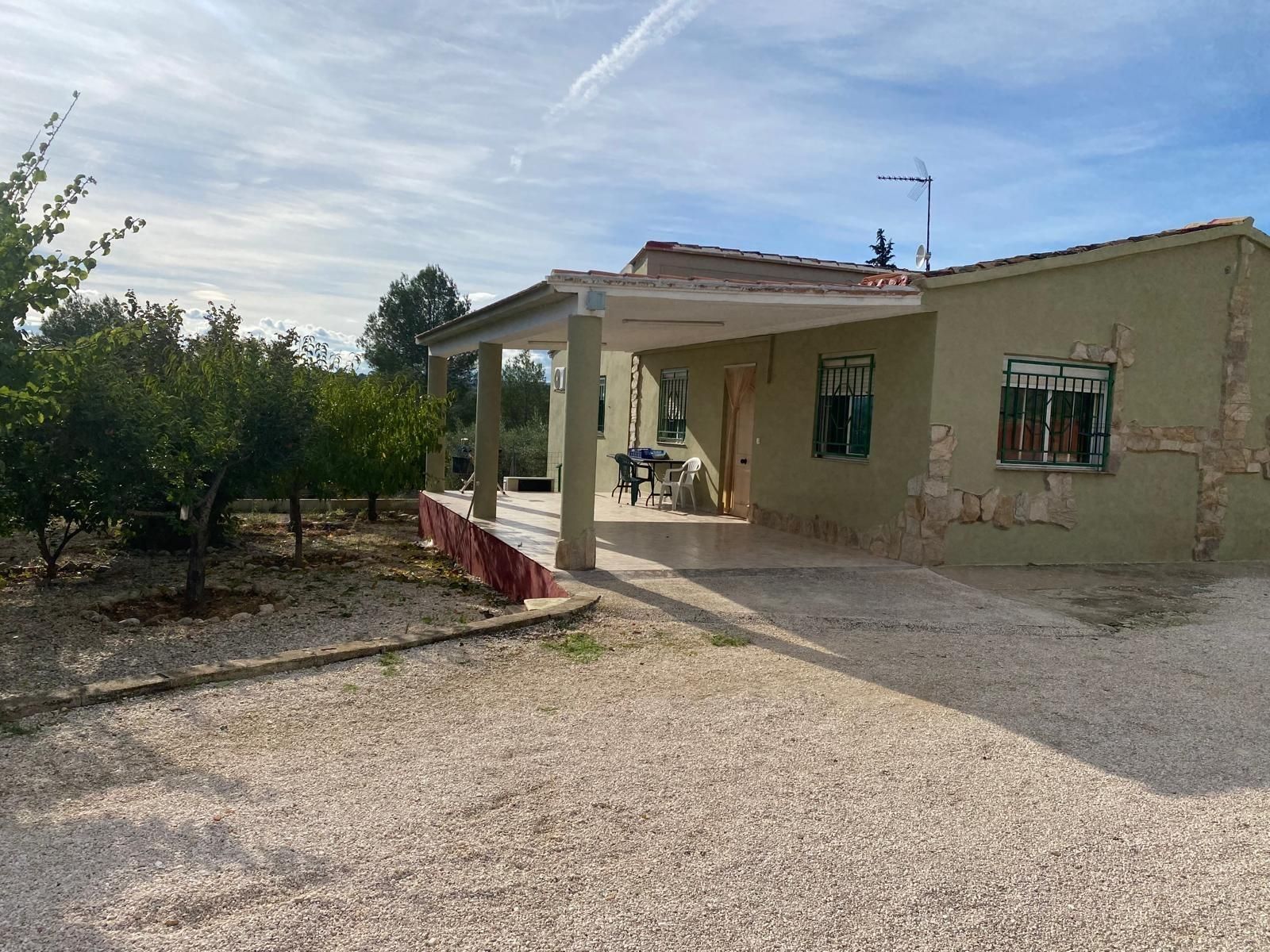 Vista exterior de Finca rústica en venda en Anna amb Jardí privat i Piscina comunitària