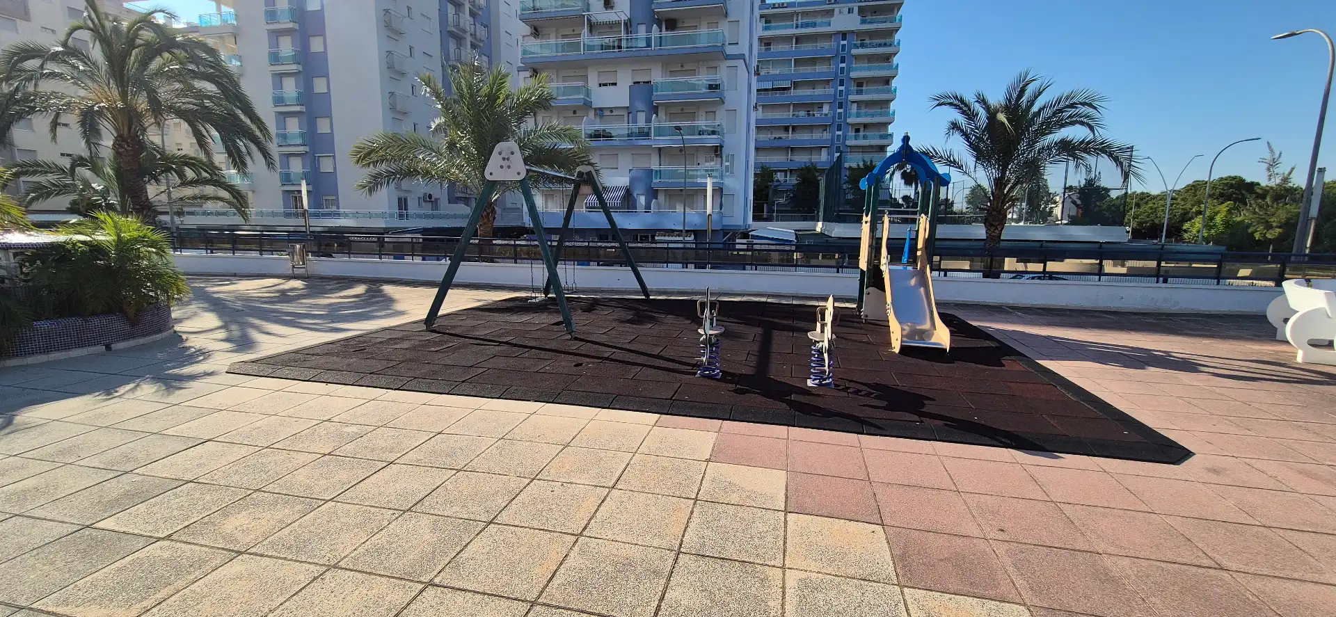 Terrassa de Apartament de lloguer en Gandia amb Aire condicionat, Calefacció i Jardí privat