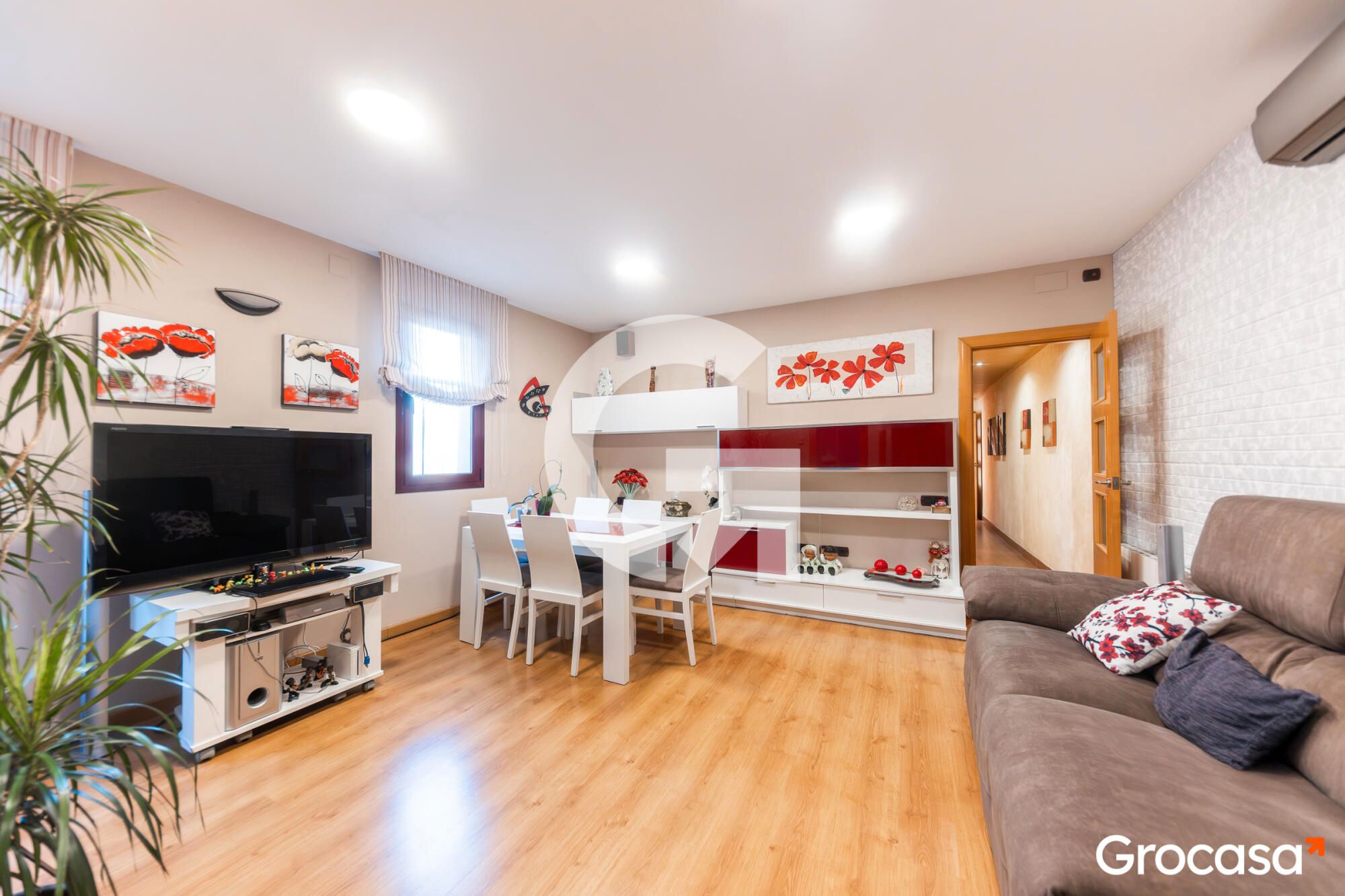 Living room of Flat for sale in  Barcelona Capital  with Air Conditioner, Heating and Oven