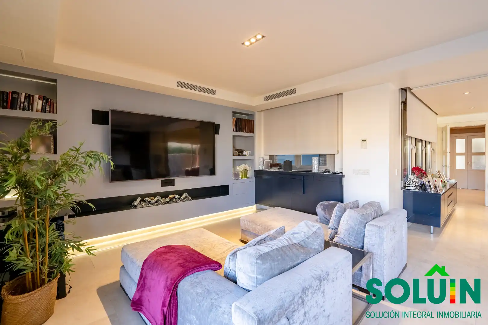 Living room of Houses for sale in Pozuelo de Alarcón  with Air Conditioner, Heating and Private garden