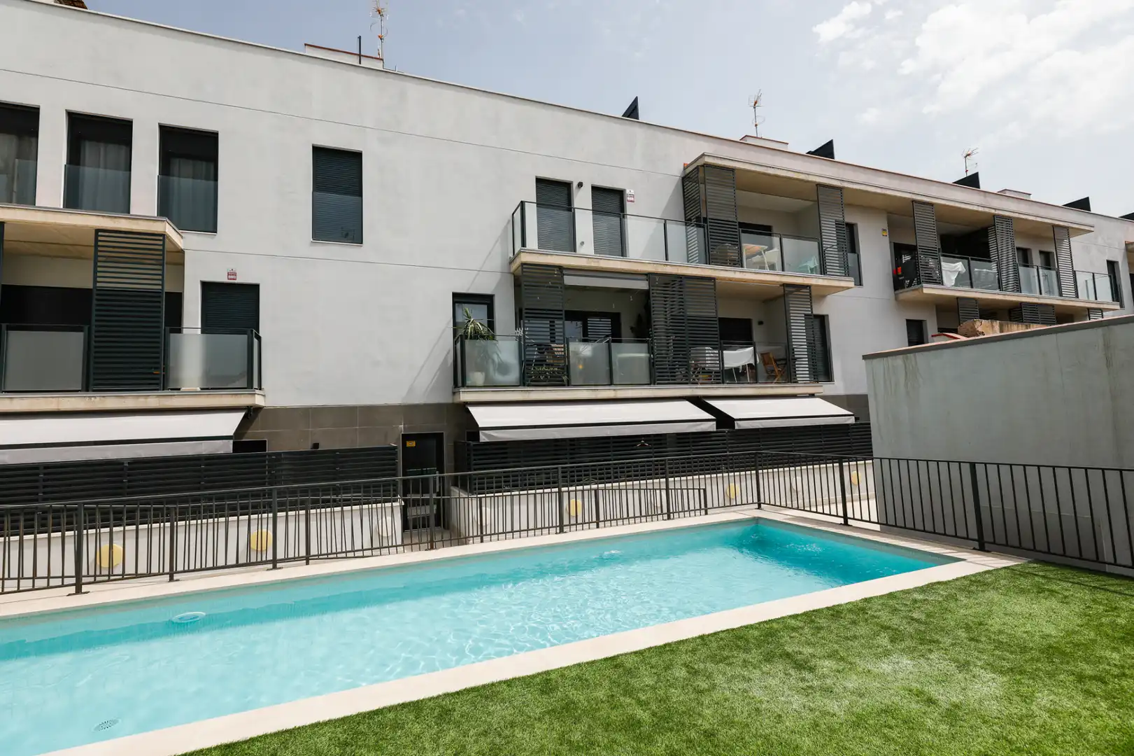Piscina de Piso en venta en Granollers con Aire acondicionado, Jardín privado y Terraza