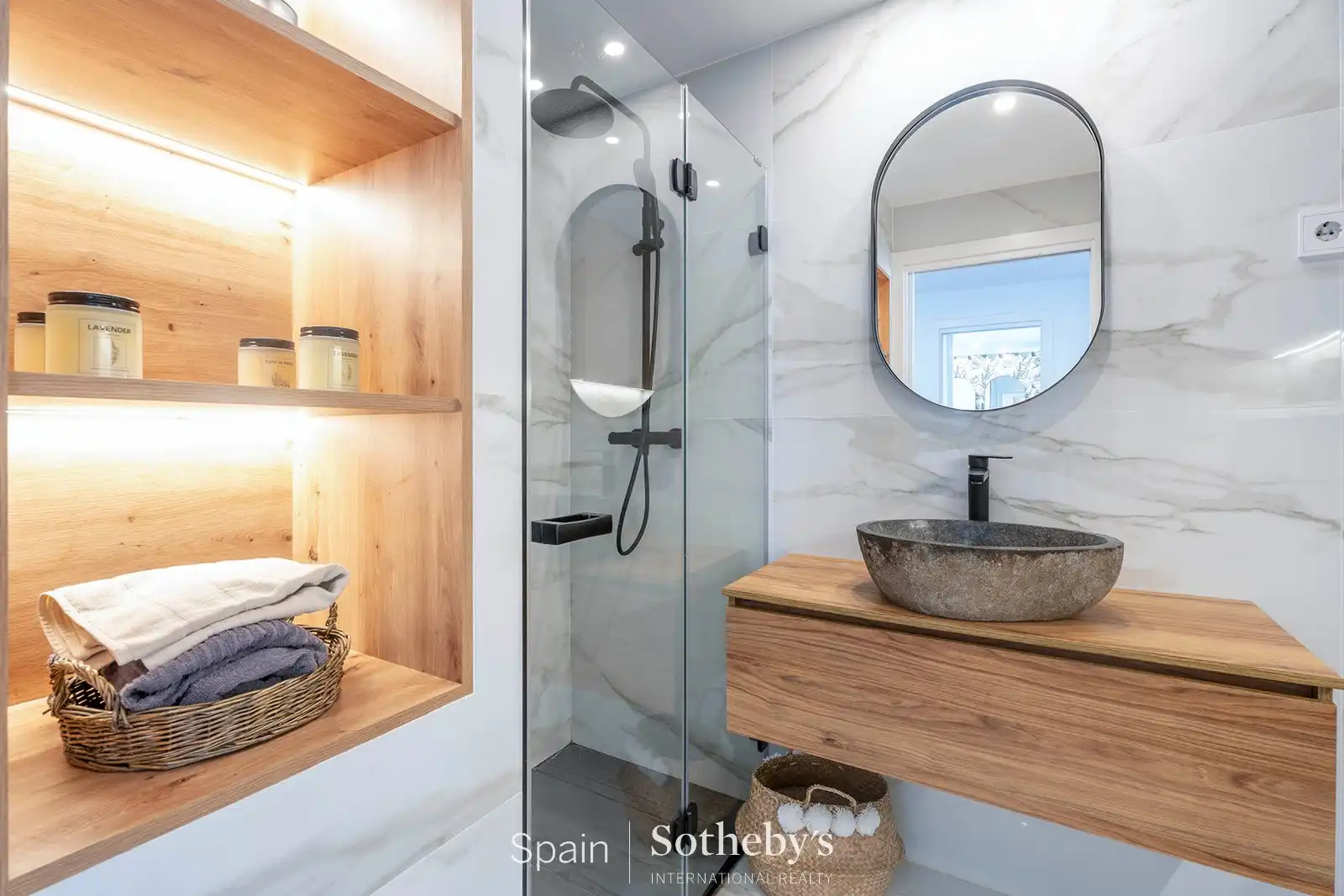 Bany de Àtic en venda en Madrid amb Aire condicionat, Terrassa i Traster