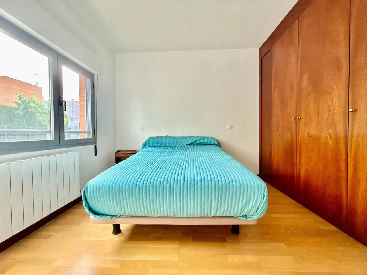 Habitación de Casa adosada en venta en Bargas con Calefacción, Jardín privado y Alarma