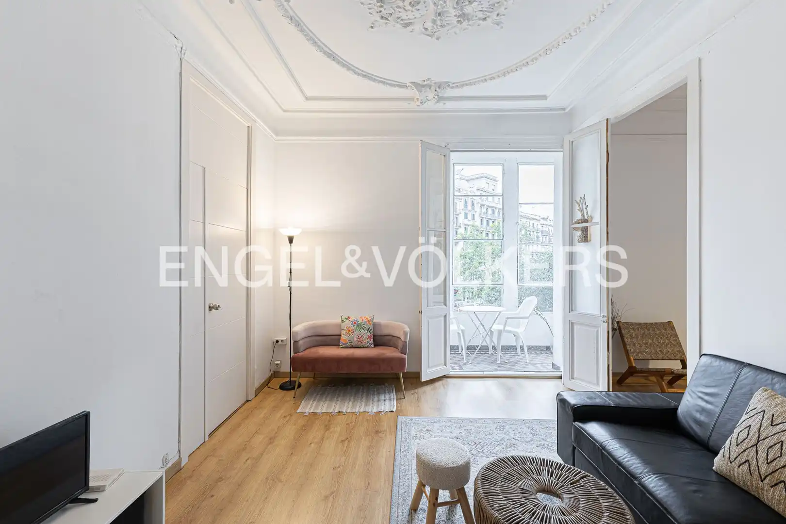 Vista exterior de Piso en venta en Eixample