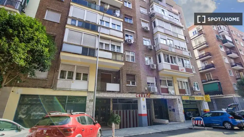 Vista exterior de Pis de lloguer en Madrid amb Aire condicionat, Calefacció i Moblat