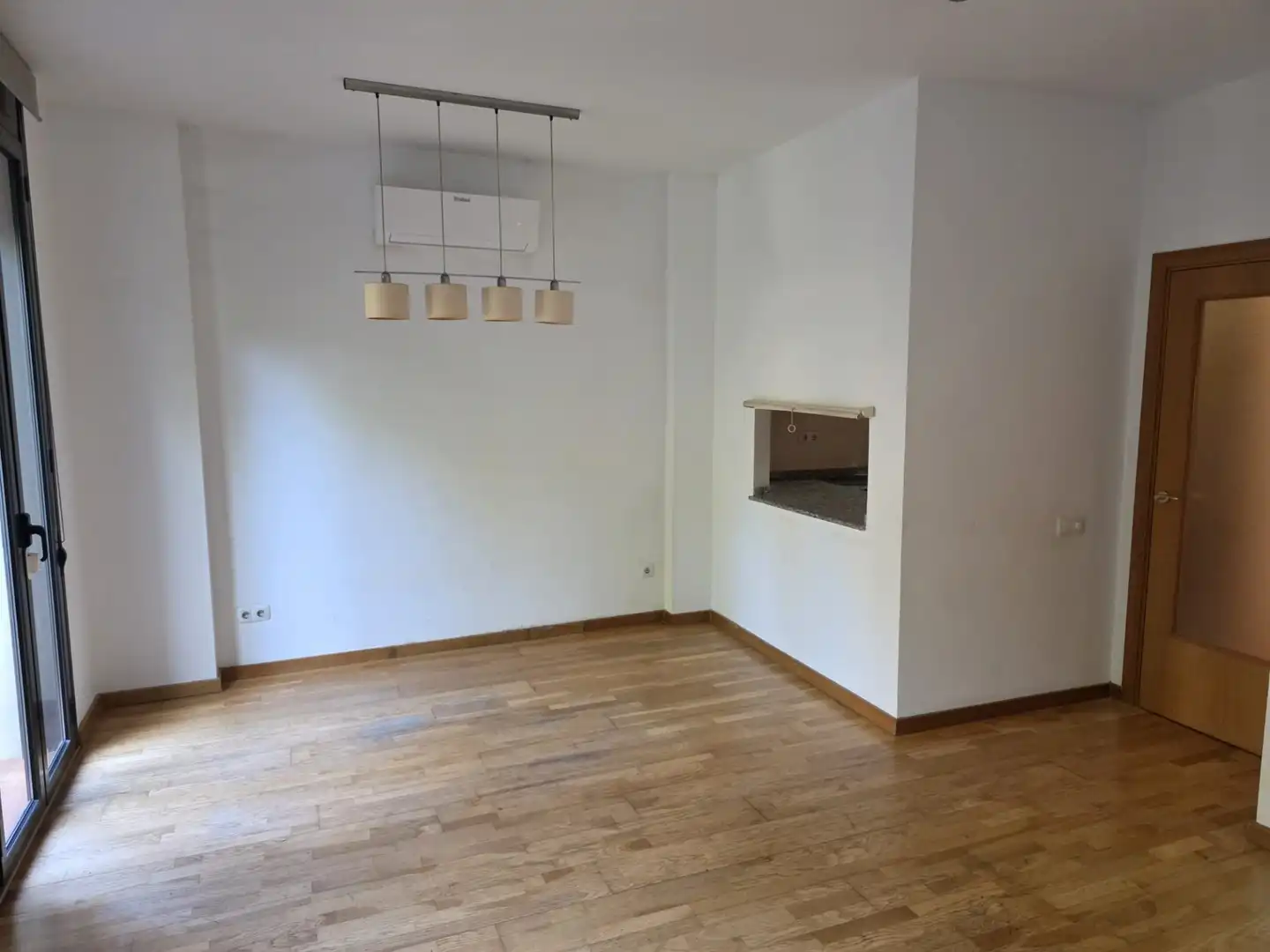 Piso con terraza en venta en Carrer d'Enric Granados, imagen 5