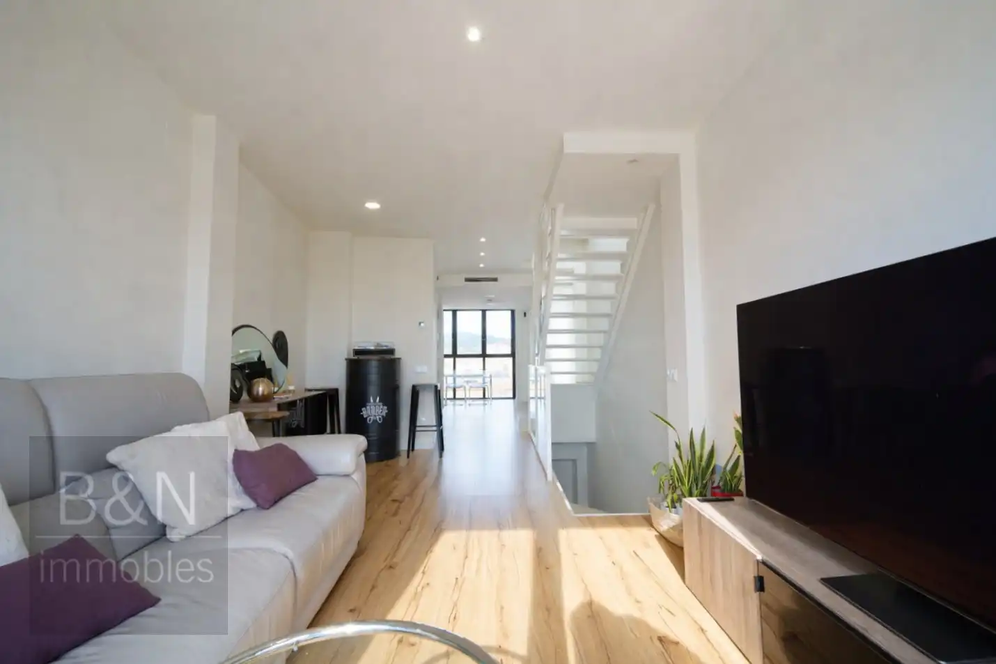 Sala de estar de Dúplex en venta en Terrassa con Aire acondicionado, Calefacción y Terraza