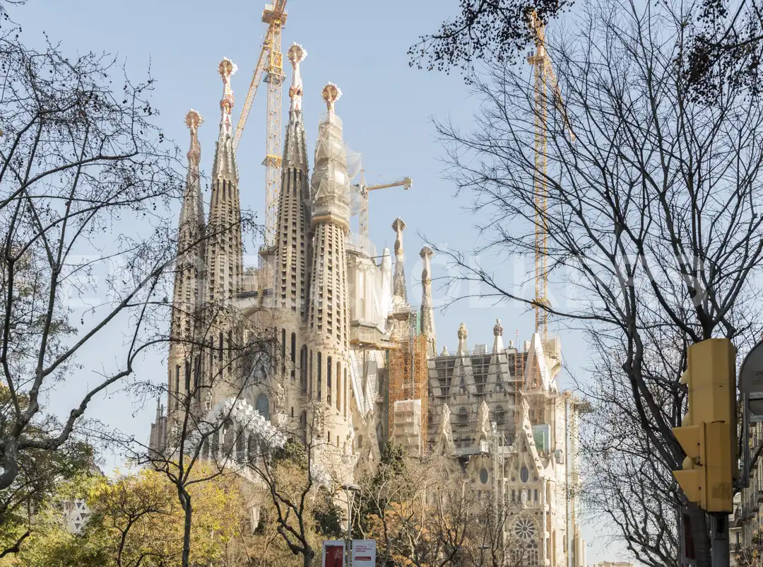Vista exterior de Edificio en venta en Barcelona