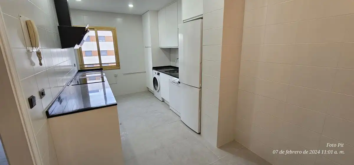 Piso de alquiler en camilo jose cela, La Buhaira