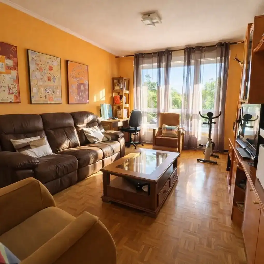 Sala de estar de Piso en venta en Vitoria - Gasteiz con Calefacción y Trastero