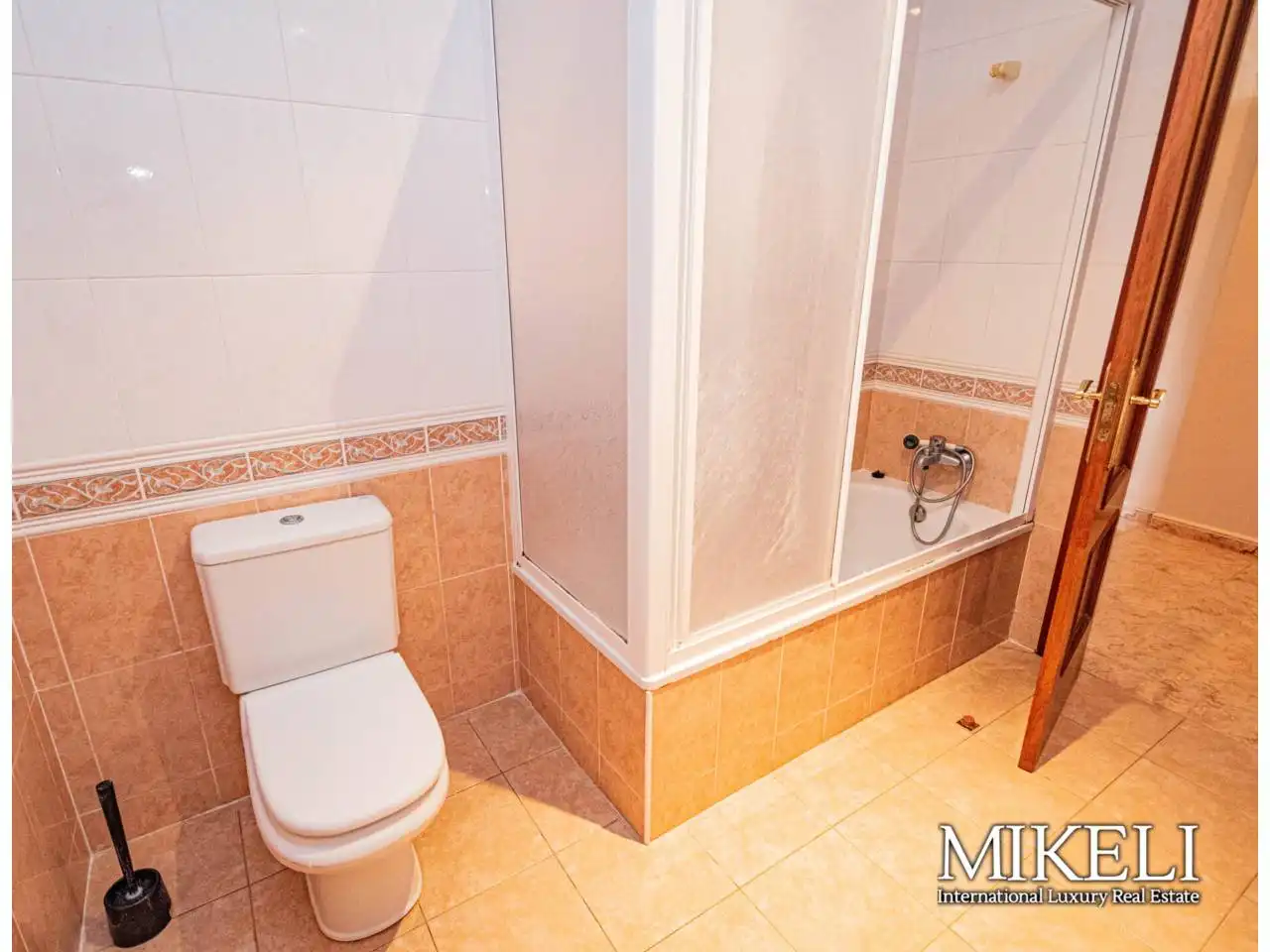 Commercial properties for sale in Paseo MUELLE, Comillas (Cantabria)