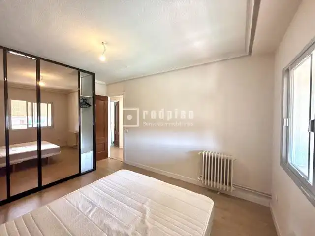 Habitación de Piso en venta en Madrid con Terraza