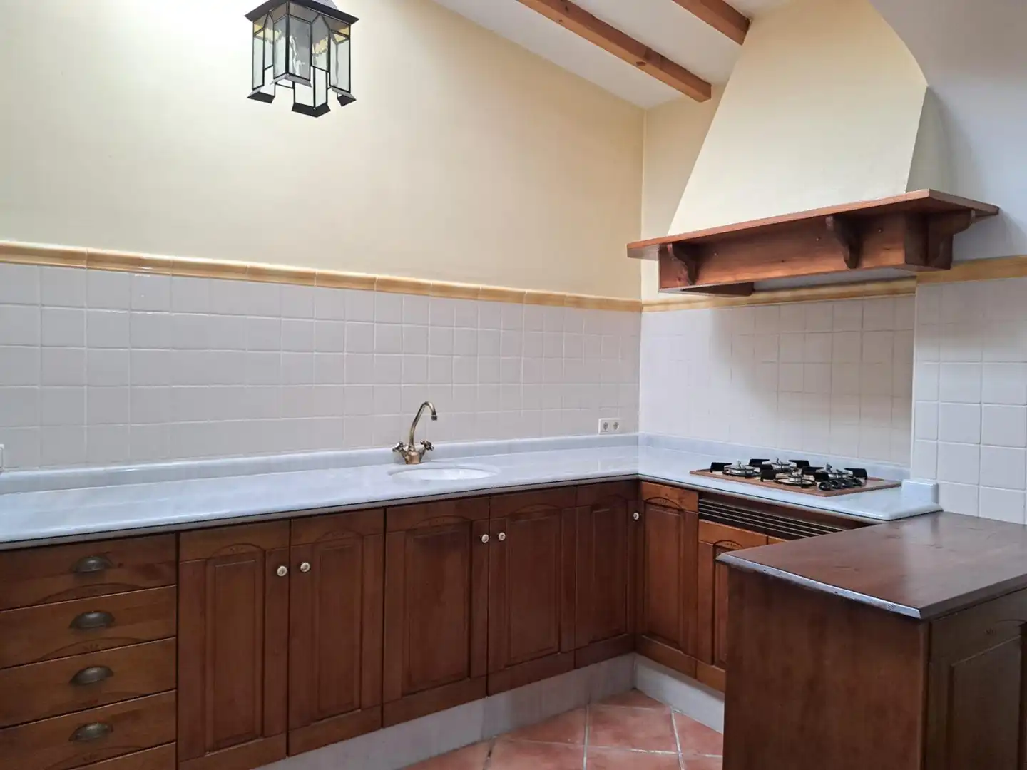 Cuina de Casa adosada en venda en Requena amb Terrassa, Traster i Balcó