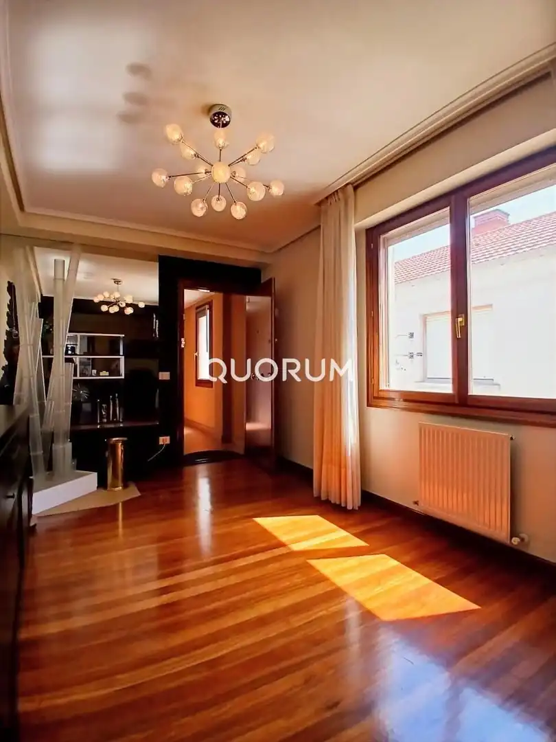 Habitación de Ático en venta en Barakaldo  con Calefacción, Terraza y Trastero