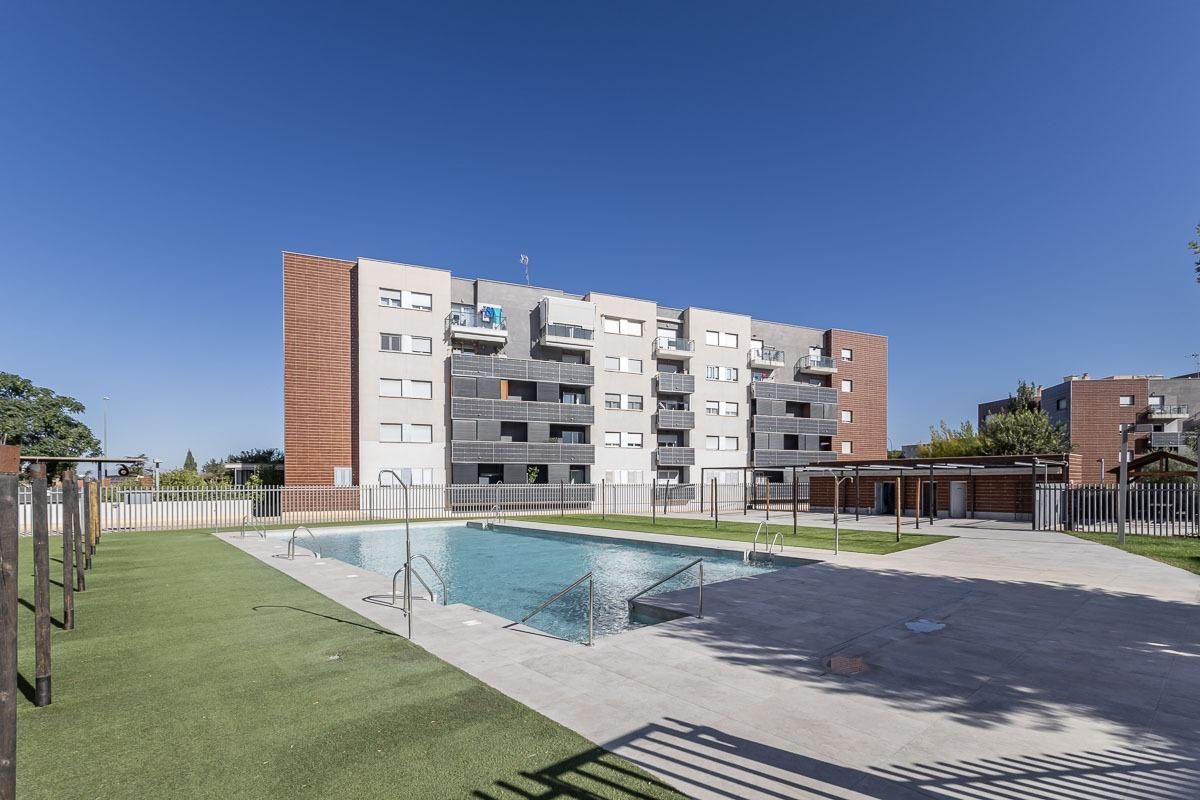Vista exterior de Pis de lloguer en Alhendín amb Calefacció, Terrassa i Piscina comunitària