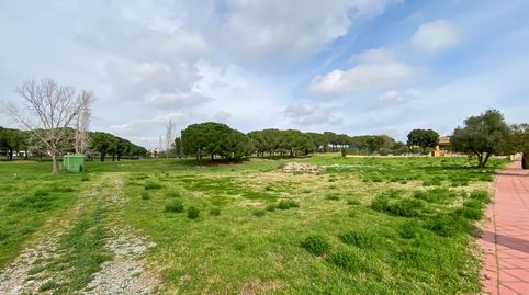 En el Golf de Peralada, esta parcela en venta de 2.552 m es el marco ideal para construir su futuro hogar. Situado en un entorno t, image 3