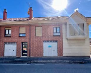 Vista exterior de Dúplex en venda en Aguilar de Campoo amb Calefacció, Parquet i Moblat