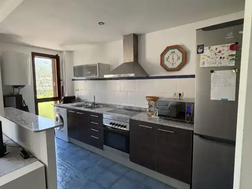 Cuina de Pis en venda en Organyà amb Parquet i Moblat