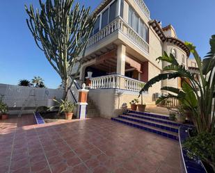 Exterior view of House or chalet for sale in Guardamar del Segura  with Air Conditioner and Swimming Pool