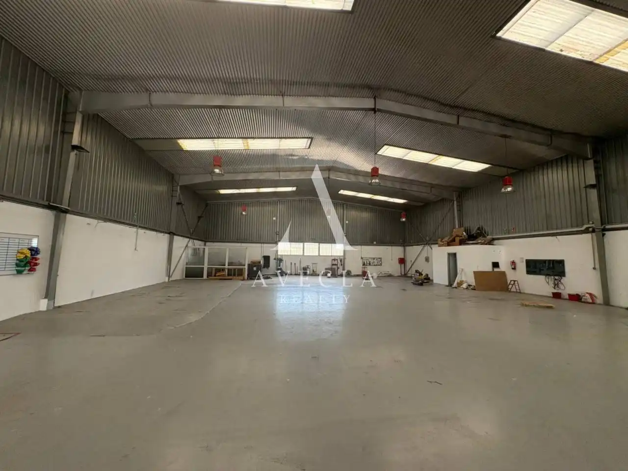 Nau industrial en venda en Sant Esteve Sesrovires