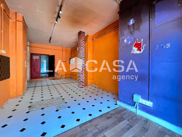 Local comercial en Venta en Llefià