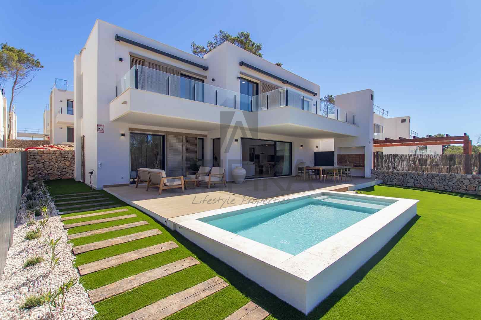 Vista exterior de Casa o xalet en venda en Es Mercadal amb Calefacció, Terrassa i Forn