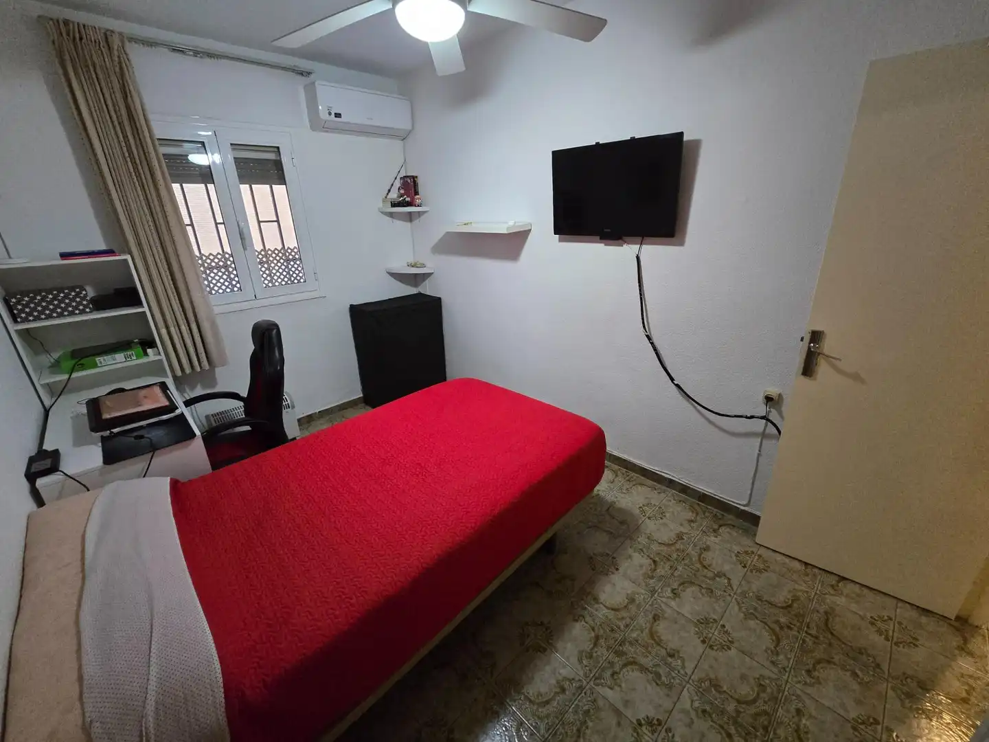 Flat for sale in Calle UTRERA, 12, Sector Sur