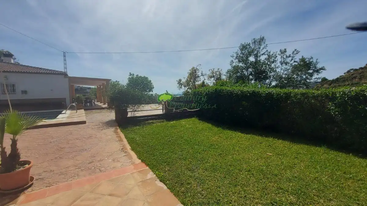 Jardí de Finca rústica de lloguer en Algarrobo amb Terrassa, Traster i Moblat