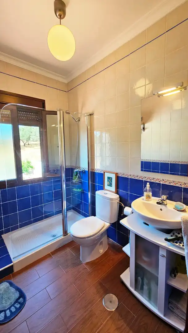 Baño de Casa adosada en venta en Aroche con Aire acondicionado, Jardín privado y Amueblado