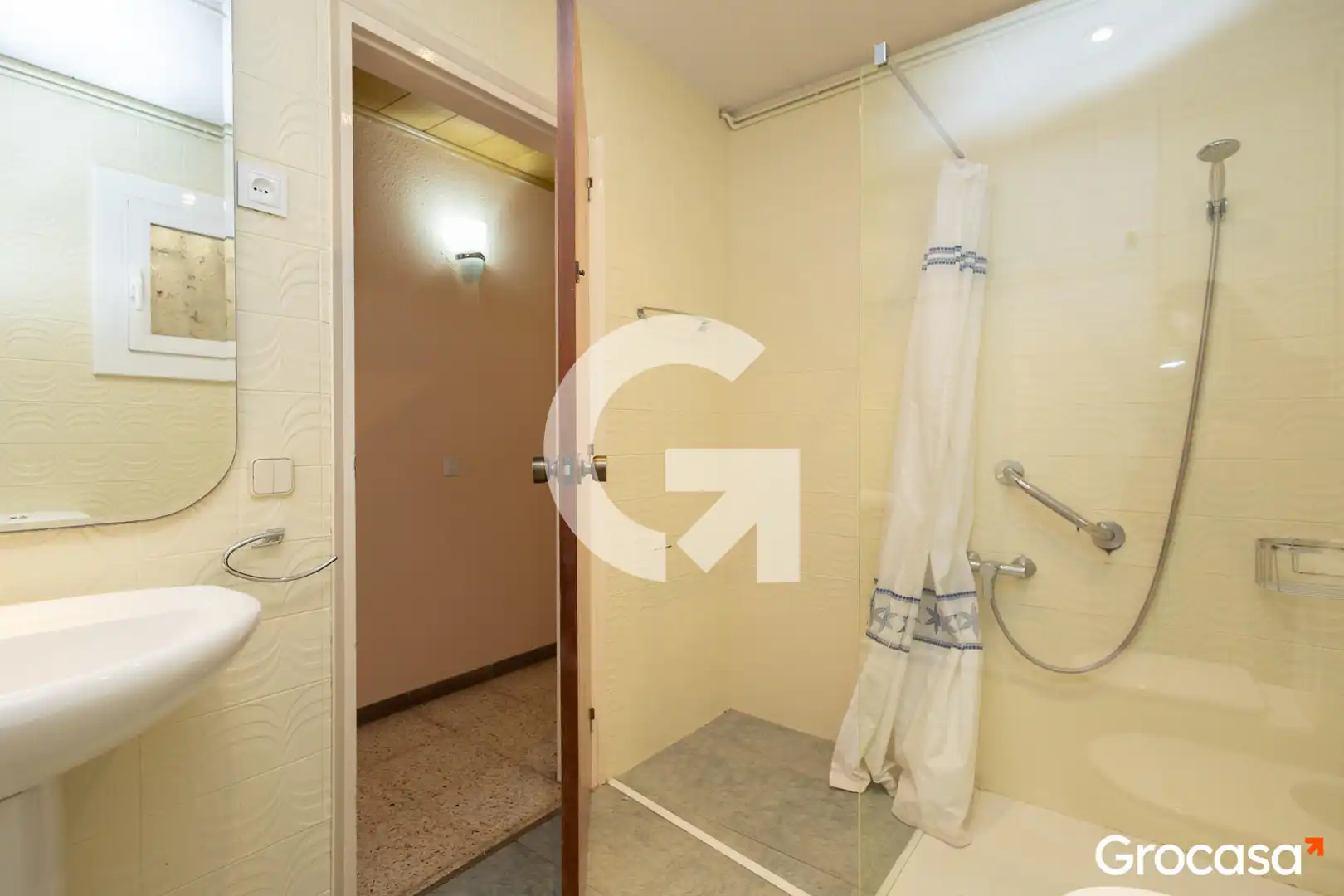 Baño de Piso en venta en Sant Vicenç Dels Horts con Calefacción, Terraza y TV