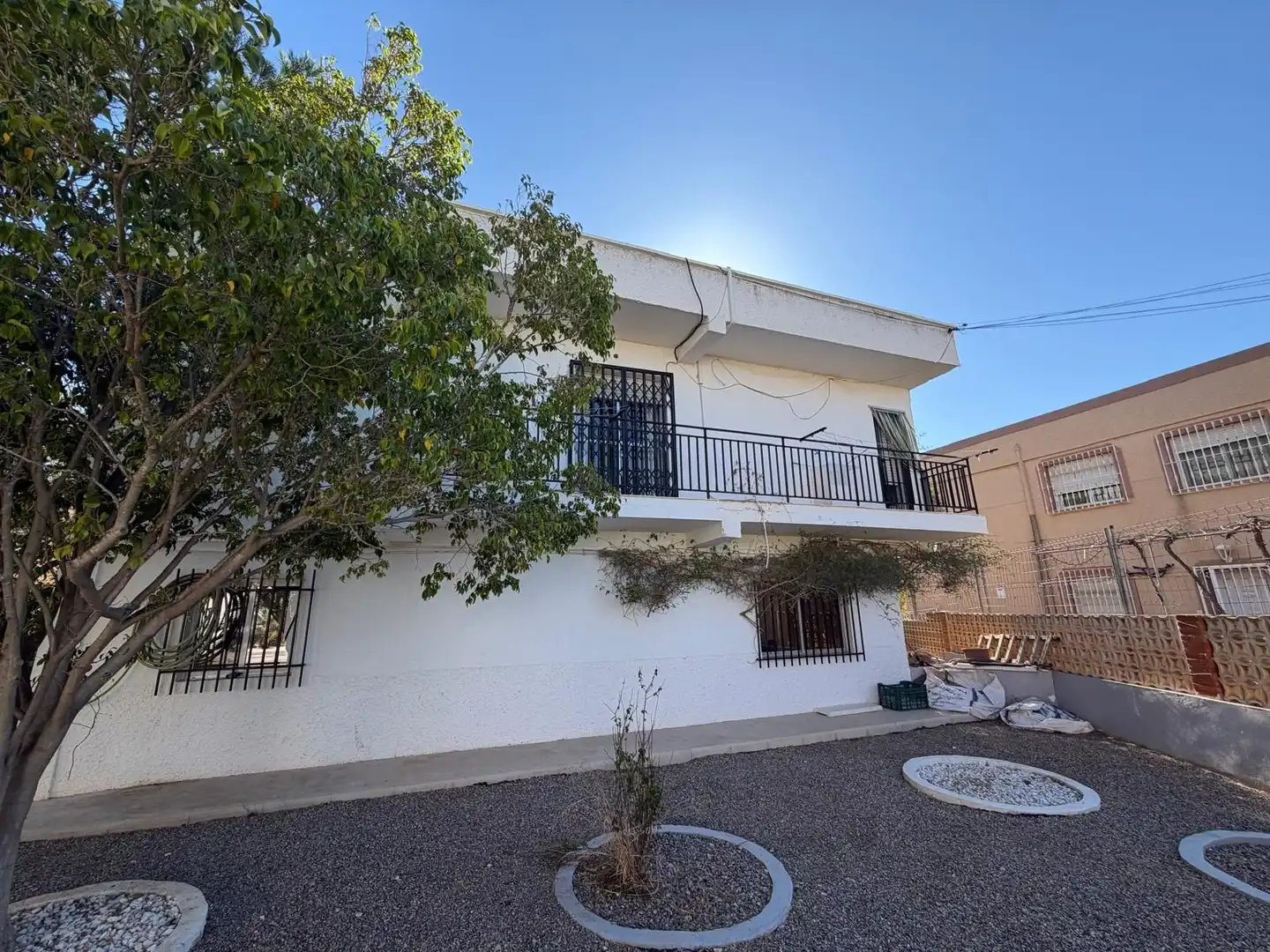 Vista exterior de Casa o xalet en venda en El Ejido amb Aire condicionat, Jardí privat i Traster
