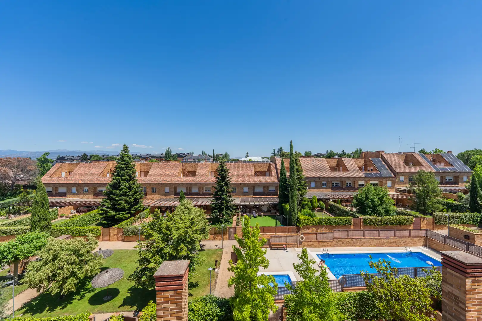 Jardí de Casa adosada en venda en Las Rozas de Madrid amb Calefacció, Jardí privat i Piscina comunitària