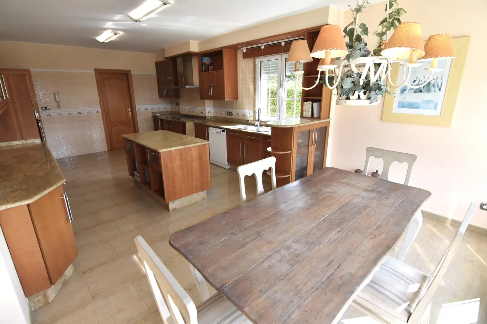Cocina de Casa o chalet en venta en Bergondo con Calefacción, Jardín privado y Parquet