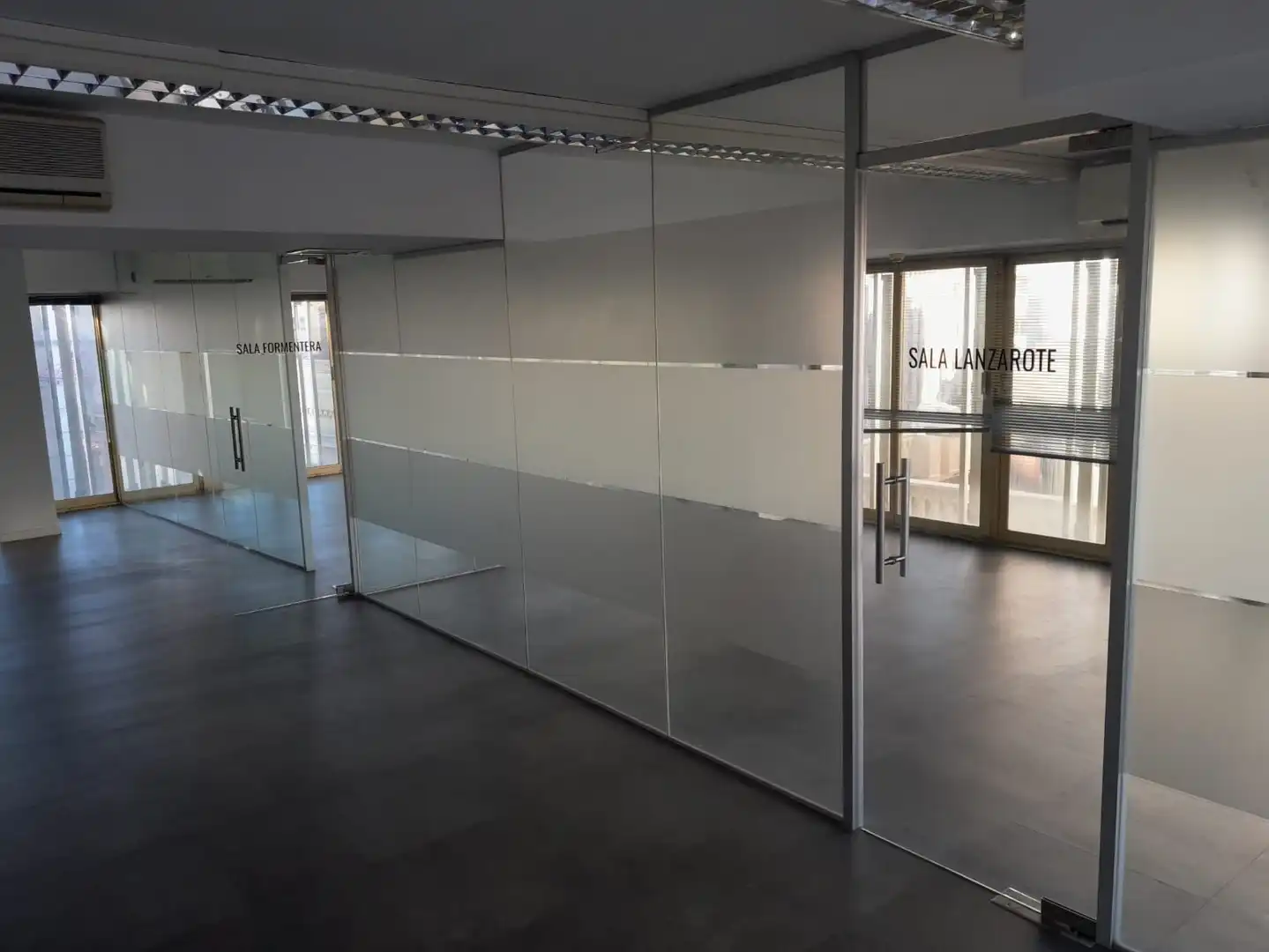 Office space with lift to rent in Ciutat Vella, imagen 3