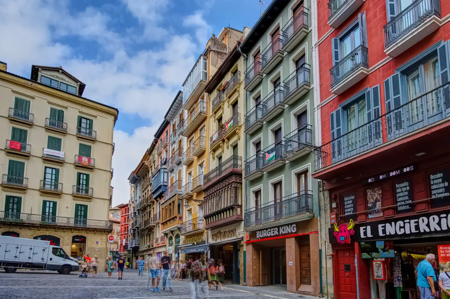 Vista exterior de Piso en venta en  Pamplona / Iruña con Calefacción, Parquet y Amueblado